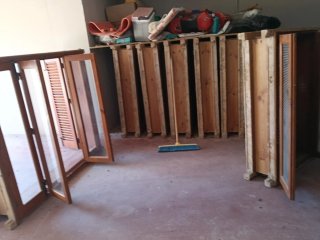 Ventanas de madera con lamas