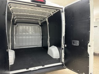 Peugeot Boxer 2021 L2H2