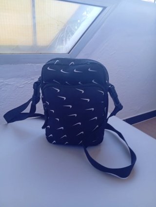 Bandolera Nike Heritage - Diseño Multi-Swoosh
