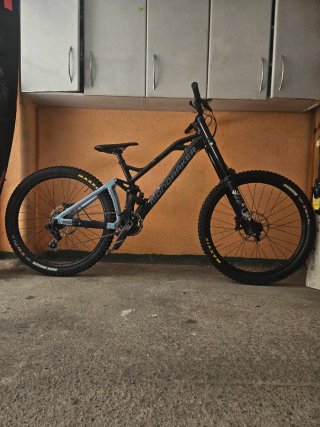 Mondraker Summum SE 2022