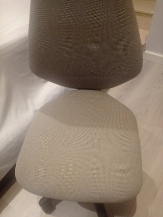 Silla de escritorio gris jaspeado