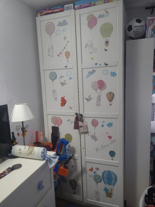 Cama infantil blanca con cajones