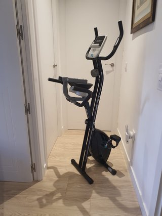 Bicicleta Estática con Respaldo Lumbar