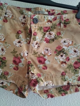 Shorts Stradivarius florales talla M