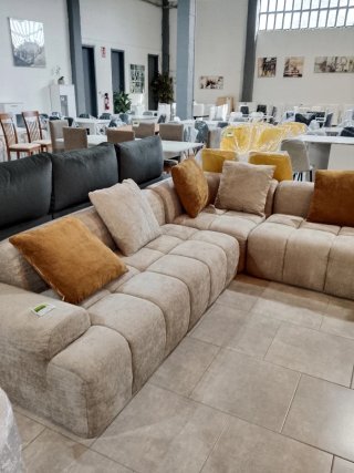 Sofá rinconera beige y marrón