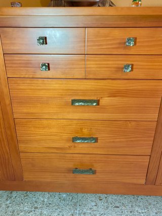 Aparador comedor madera maciza con puertas cristal