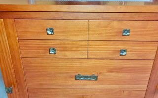 Aparador comedor madera maciza con puertas cristal