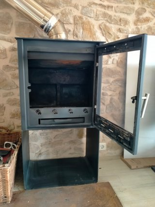 Estufa Leña Ibiza 14,3 kW con Leñero