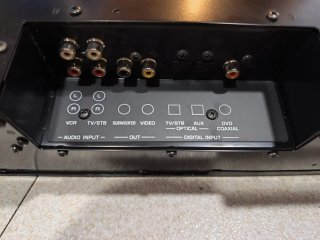 Barra de Sonido Yamaha Negra y Gris