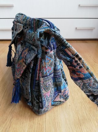 Borsa a tracolla fatta a mano