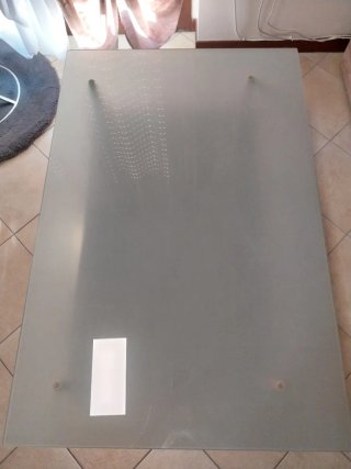 Tavolino da salotto in vetro e legno