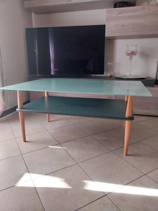 Tavolino da salotto in vetro e legno