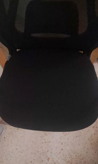 Silla de oficina ergonómica negra