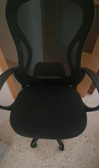 Silla de oficina ergonómica negra