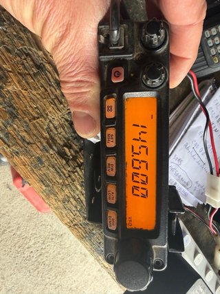 Emisora yaesu 2M