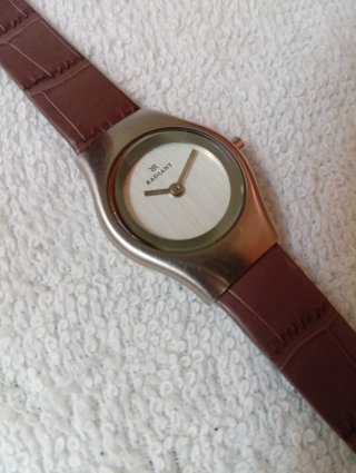 Reloj RADIANT