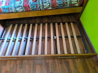 Cama nido de madera y metal