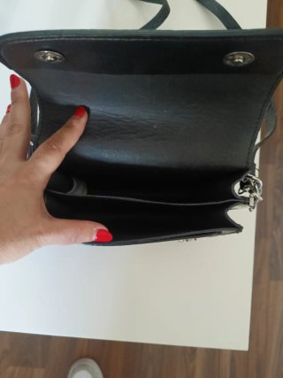 Bolso negro efecto piel cocodrilo