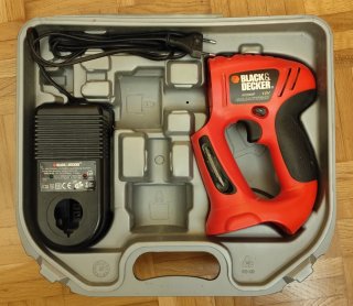 Black & Decker Quattro 12V Kit Herramientas