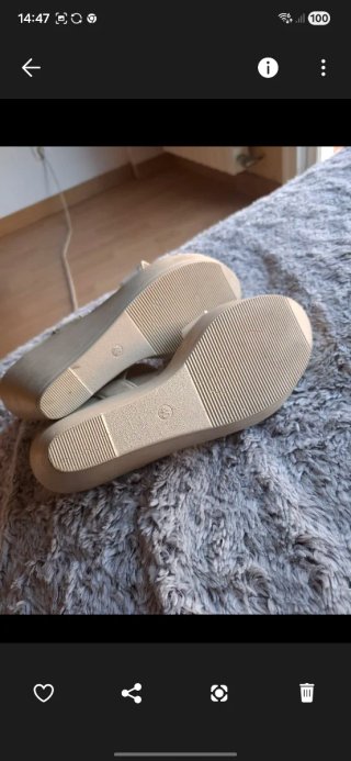Sandalias plataforma/cuñas 40 crema,con elasticos,