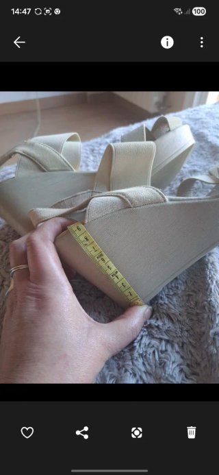 Sandalias plataforma/cuñas 40 crema,con elasticos,