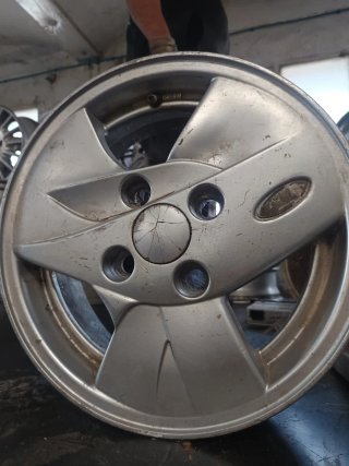 Llantas Ford R13