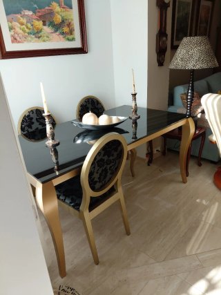 Mesa Comedor Cristal Negro Patas Doradas