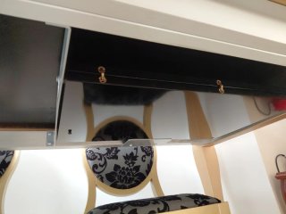 Mesa Comedor Cristal Negro Patas Doradas