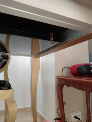 Mesa Comedor Cristal Negro Patas Doradas