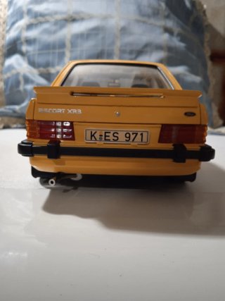 Ford Escort XR3 1/18