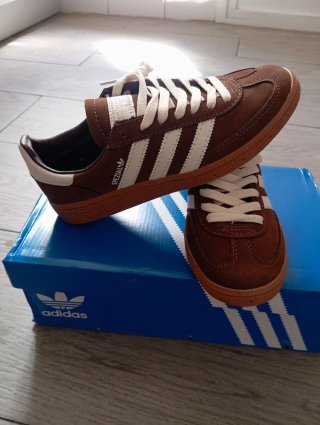 Zapatillas Adidas Spezial Marrones y Blancas Nueva