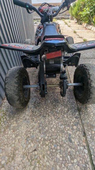 Quad eléctrico para piezas