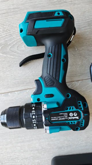 Taladro Percutor Makita + Cargador + Batería