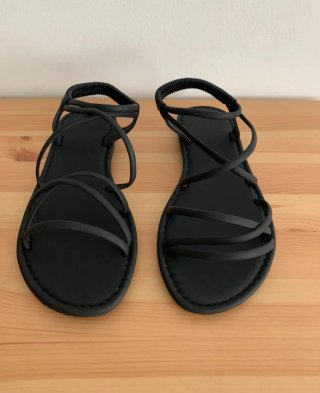 Sandalias planas negras