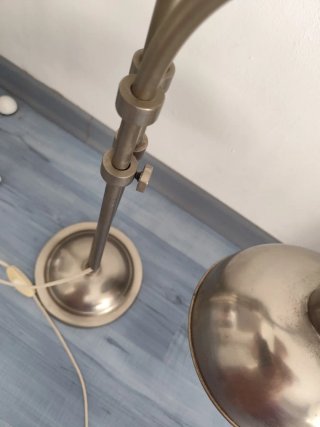 Lámpara de mesa antigua