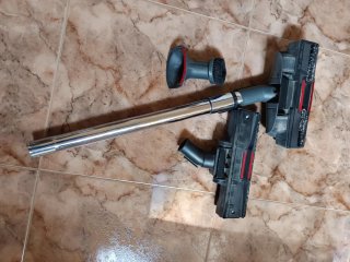 Aspirador Moulinex 1600W con accesorios