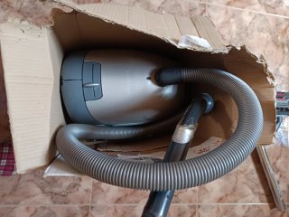 Aspirador Moulinex 1600W con accesorios