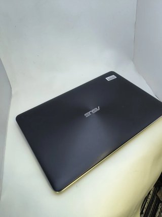 Portátil Asus X751L Plata y Negro