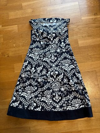 Vestido palabra de honor estampado
