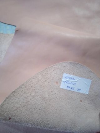 Lote 2 Piel Vacuno Rosa Claro y Gris. 20€.