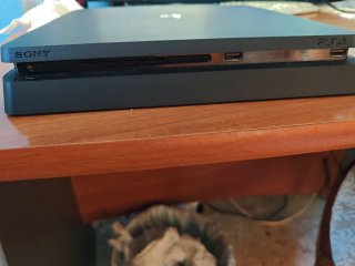 PS4 Slim 1TB Negra + Mando + Juegos