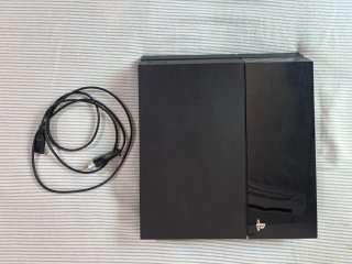 PS4 (PlayStation 4) Negra + Juegos y mando