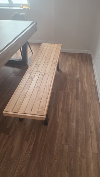 Banco de madera pino patas negras