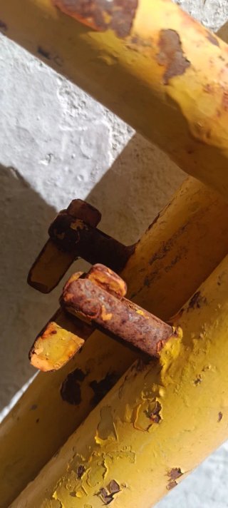 andamio con chapa, cruceta y quitamiedos