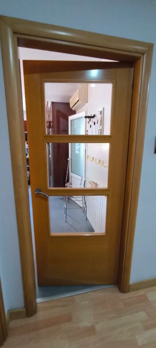 Conjunto puertas madera con cristal