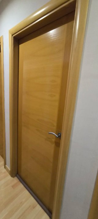 Conjunto puertas madera con cristal
