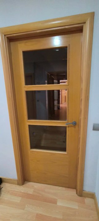 Conjunto puertas madera con cristal
