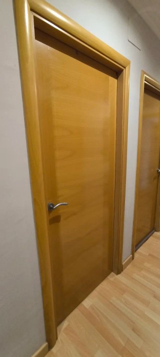 Conjunto puertas madera con cristal