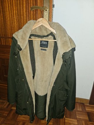 Abrigo Zara verde forrado