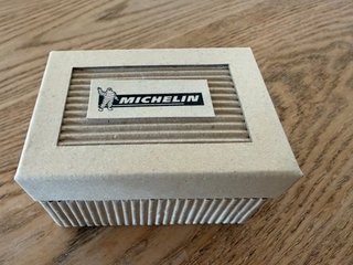Reloj Michelin Quartz plata y beige
